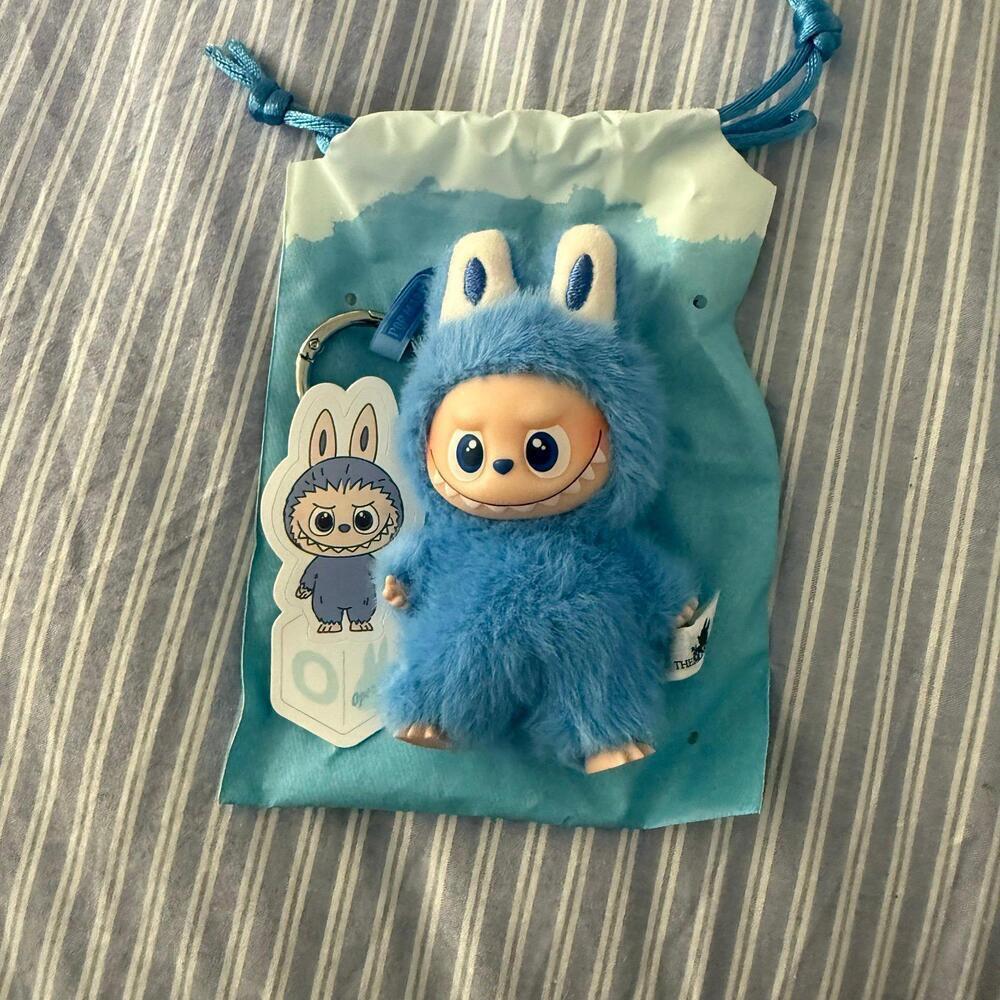 Authentic labubu pin for love O [COPY]